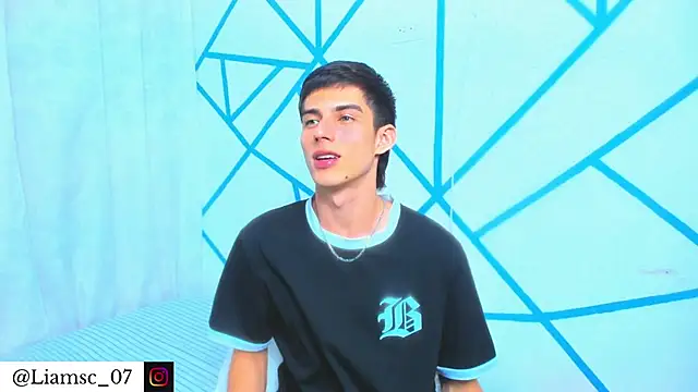 Snapshot of liam_scott77 chatting on November 15, 2025, 10:47 pm liam scott77 online show from November 15, 2025, 10:47 pm