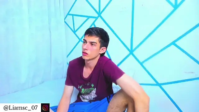 Snapshot of liam_scott77 chatting on December 18, 2025, 2:38 am liam scott77 online show from December 18, 2025, 2:38 am