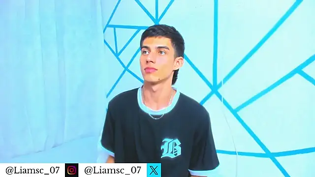 Snapshot of liam_scott77 chatting on November 6, 2025, 10:03 pm liam scott77 online show from November 6, 2025, 10:03 pm