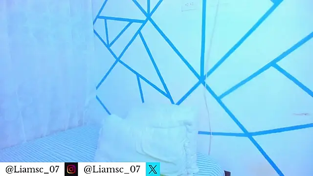 Snapshot of liam_scott77 chatting on November 17, 2025, 10:58 pm liam scott77 online show from November 17, 2025, 10:58 pm