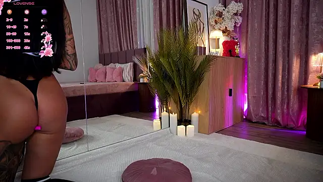 Snapshot of EmilyHudsson_1 chatting on February 9, 2026, 6:17 pm EmilyHudsson 1 online show from February 9, 2026, 6:17 pm