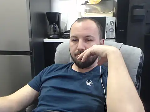 Snapshot of nickolastheboy chatting on December 17, 2025, 11:54 pm nickolastheboy online show from December 17, 2025, 11:54 pm