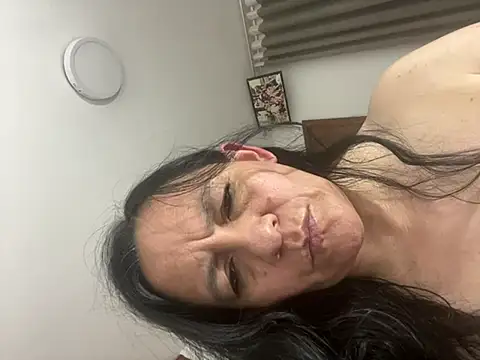 Freya Artemisa online show from March 18, 2025, 8:39 am