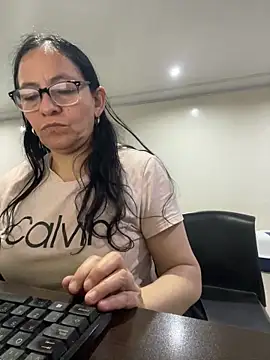 Snapshot of Freya_Artemisa chatting on April 14, 2026, 9:53 pm Freya Artemisa online show from April 14, 2026, 9:53 pm