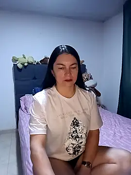 renata hot1 online show from September 12, 2025, 11:15 pm