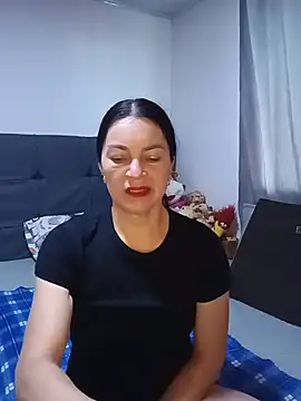 renata hot1 online show from July 2, 2026, 10:38 pm