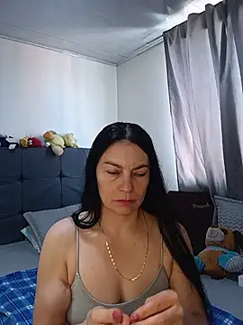 renata hot1 online show from June 1, 2026, 7:24 pm