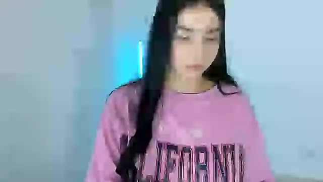 Snapshot of Natasha_su_ chatting on September 17, 2025, 11:18 pm Natasha su online show from September 17, 2025, 11:18 pm