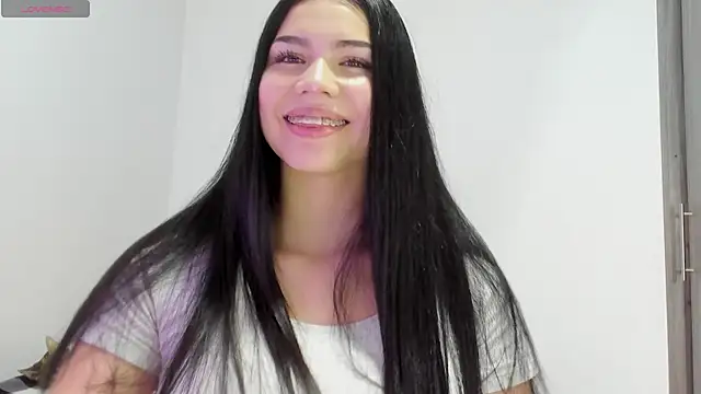 Snapshot of Natasha_su_ chatting on January 4, 2025, 12:16 am Natasha su online show from January 4, 2025, 12:16 am