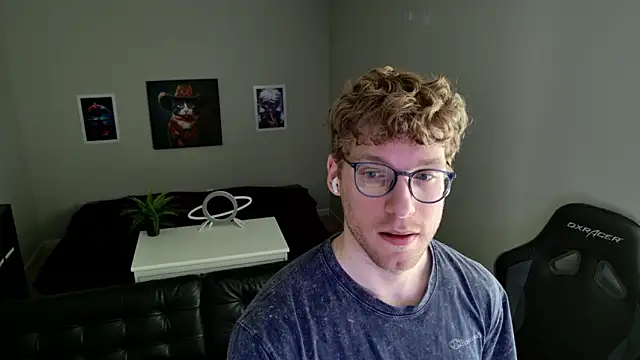 Snapshot of BlueEyedTallGuy94 chatting on March 25, 2026, 9:24 pm BlueEyedTallGuy94 online show from March 25, 2026, 9:24 pm