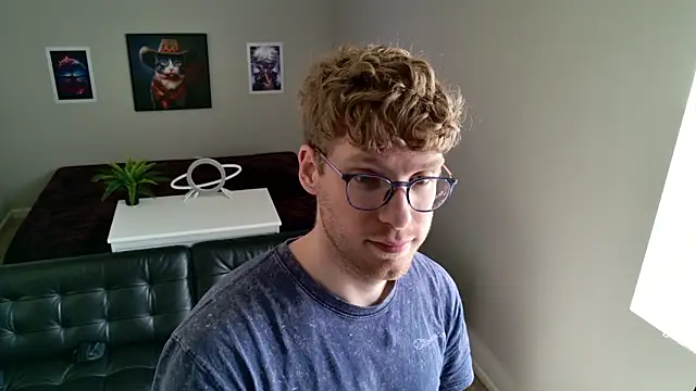 Snapshot of BlueEyedTallGuy94 chatting on March 16, 2026, 9:17 pm BlueEyedTallGuy94 online show from March 16, 2026, 9:17 pm