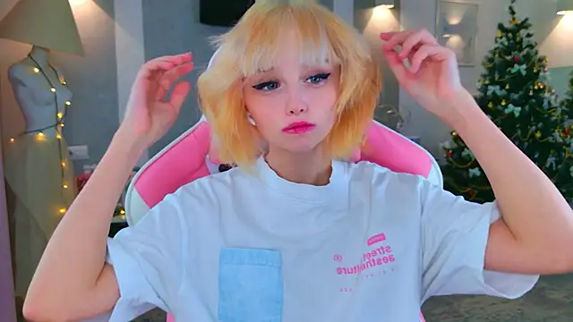 b4by LoL1 online show from January 12, 2026, 8:54 am