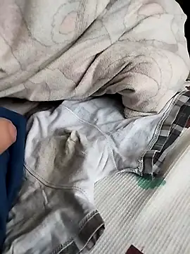 Snapshot of Grig1982 chatting on April 15, 2026, 6:08 am Grig1982 online show from April 15, 2026, 6:08 am