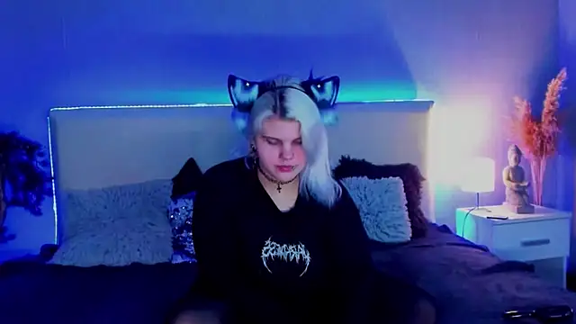 JoannLowe online show from March 16, 2025, 9:16 pm