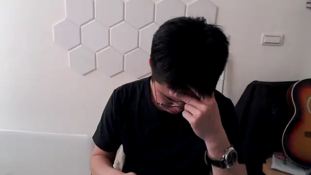 TheDarkPrix online show from November 3, 2025, 4:21 pm