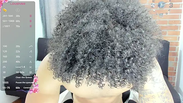 Snapshot of curly_muscle chatting on March 13, 2025, 7:06 pm curly muscle online show from March 13, 2025, 7:06 pm