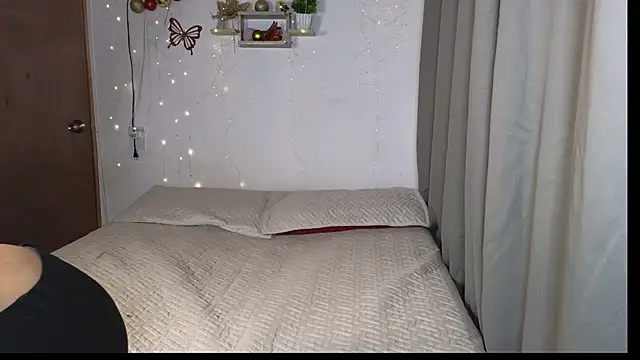 Snapshot of hikary_hall chatting on January 24, 2025, 4:37 am hikary hall online show from January 24, 2025, 4:37 am