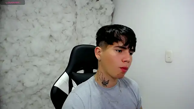 Tayson Rivers online show from November 23, 2025, 3:27 am