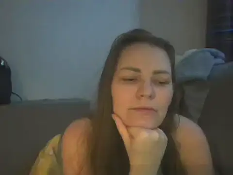 Snapshot of AnnaDiamond1 chatting on February 16, 2025, 4:32 pm AnnaDiamond1 online show from February 16, 2025, 4:32 pm