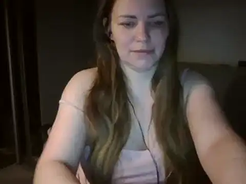 Snapshot of AnnaDiamond1 chatting on March 22, 2025, 10:48 pm AnnaDiamond1 online show from March 22, 2025, 10:48 pm
