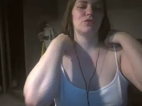 Snapshot of AnnaDiamond1 chatting on February 13, 2025, 10:33 pm AnnaDiamond1 online show from February 13, 2025, 10:33 pm