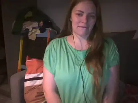 Snapshot of AnnaDiamond1 chatting on January 20, 2025, 10:15 pm AnnaDiamond1 online show from January 20, 2025, 10:15 pm