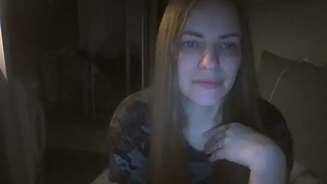 Snapshot of AnnaDiamond1 chatting on October 23, 2025, 9:46 pm AnnaDiamond1 online show from October 23, 2025, 9:46 pm