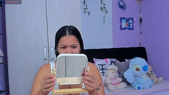 sara mendez2 online show from September 19, 2025, 12:03 am