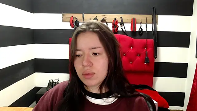 Snapshot of Marian_Ran chatting on March 10, 2025, 4:07 am Marian Ran online show from March 10, 2025, 4:07 am