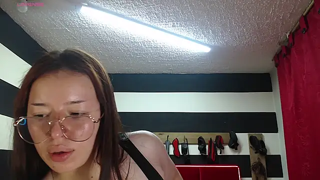 Snapshot of Marian_Ran chatting on October 23, 2025, 3:16 am Marian Ran online show from October 23, 2025, 3:16 am