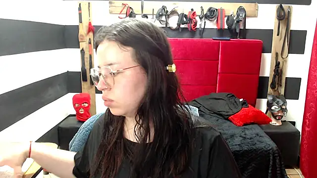 Snapshot of Marian_Ran chatting on March 18, 2025, 5:45 am Marian Ran online show from March 18, 2025, 5:45 am