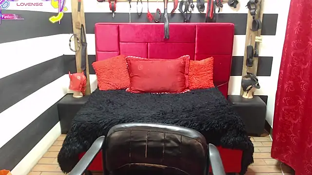 Snapshot of Marian_Ran chatting on September 19, 2025, 2:37 am Marian Ran online show from September 19, 2025, 2:37 am