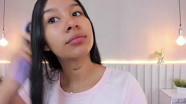 Aida moreno online show from March 17, 2025, 10:49 am