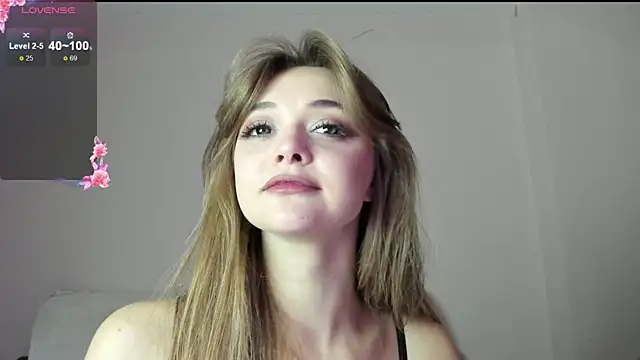 Snapshot of May_Flower chatting on October 28, 2025, 9:19 am May Flower online show from October 28, 2025, 9:19 am