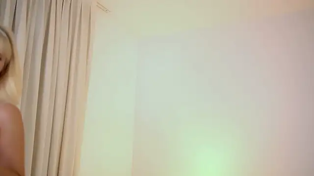 Snapshot of AdelineKing chatting on June 18, 2026, 1:59 am AdelineKing online show from June 18, 2026, 1:59 am