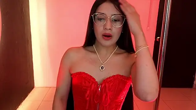 Snapshot of Emma_Lombardi chatting on October 31, 2025, 2:35 pm Emma Lombardi online show from October 31, 2025, 2:35 pm