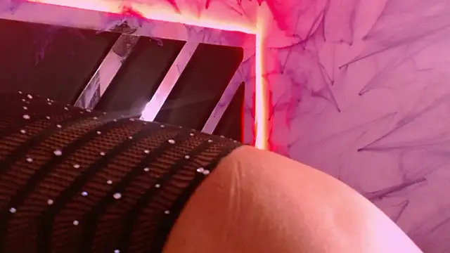 Snapshot of MelannyTylor chatting on October 30, 2025, 7:00 pm MelannyTylor online show from October 30, 2025, 7:00 pm