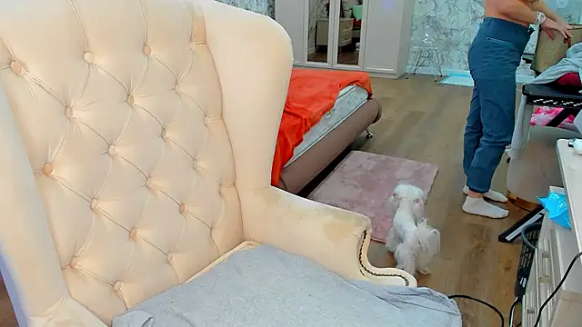 foxy blond online show from March 11, 2026, 12:48 am