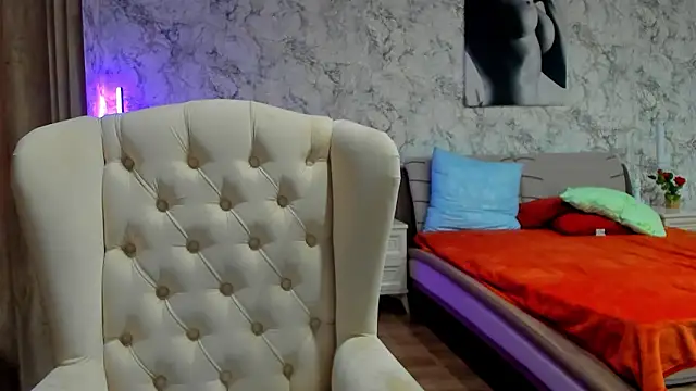 foxy blond online show from March 12, 2026, 12:27 am