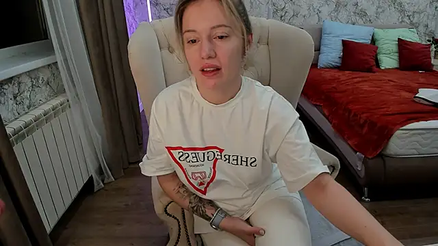 foxy blond online show from February 18, 2026, 12:08 am