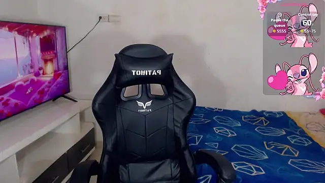 Snapshot of DannaDocell chatting on April 16, 2026, 10:16 am DannaDocell online show from April 16, 2026, 10:16 am