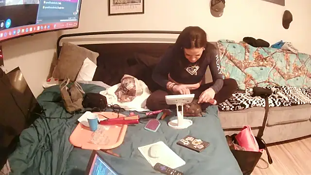 KRYZTALYNXXX online show from March 10, 2026, 8:29 am