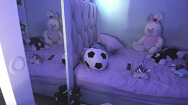 KittyKlum online show from January 14, 2026, 4:32 pm