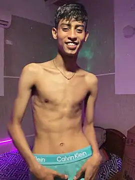 Snapshot of Mauuu18 chatting on October 9, 2025, 11:38 pm Mauuu18 online show from October 9, 2025, 11:38 pm