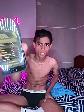 Snapshot of Mauuu18 chatting on February 1, 2025, 4:46 am Mauuu18 online show from February 1, 2025, 4:46 am