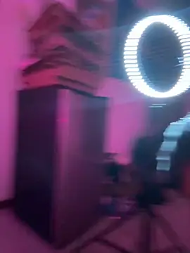 Snapshot of Mauuu18 chatting on January 19, 2025, 6:42 am Mauuu18 online show from January 19, 2025, 6:42 am