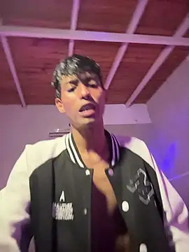 Mauuu18 online show from November 20, 2025, 1:50 am