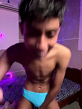 Snapshot of Mauuu18 chatting on September 21, 2025, 3:00 am Mauuu18 online show from September 21, 2025, 3:00 am