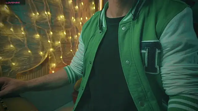 Snapshot of alex-volo chatting on December 27, 2024, 4:36 am alex-volo online show from December 27, 2024, 4:36 am