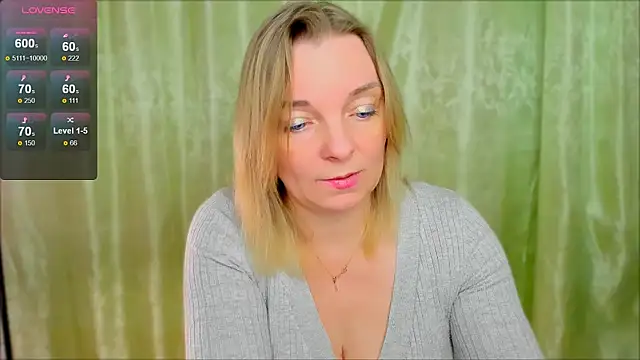 Snapshot of Regina__blue chatting on March 2, 2025, 4:47 pm Regina blue online show from March 2, 2025, 4:47 pm